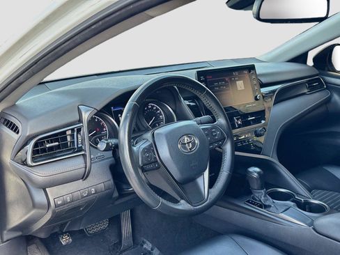 Used 2021 Toyota Camry SE w/ Audio Upgrade Package FWD image 9