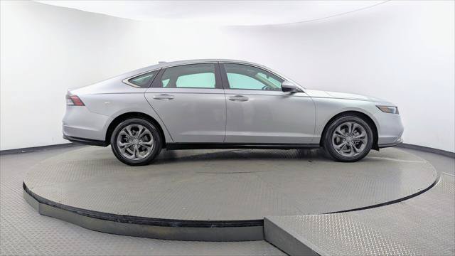 Used 2024 Honda Accord EX image 9