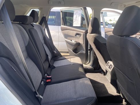 Used 2023 Nissan Rogue SV FWD image 17