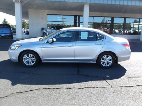 Used 2009 Honda Accord LX-P image 2