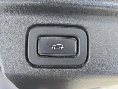 Used 2023 Land Rover Range Rover Long Wheelbase SE image 14