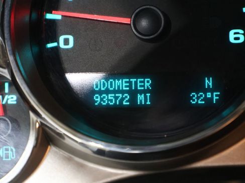 Used 2011 Chevrolet Silverado 2500 LT w/ Interior Plus Package image 32