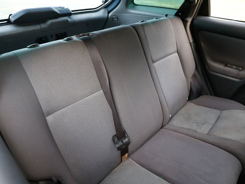 Used 2005 Toyota Matrix XR image 14