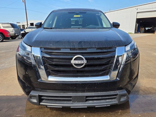 Used 2024 Nissan Pathfinder SV AWD/4WD image 2