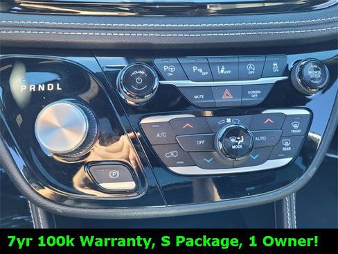 Used 2024 Chrysler Pacifica Limited w/ S Appearance Package image 25