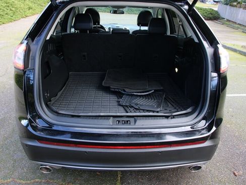 Used 2016 Ford Edge Titanium image 17