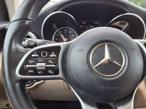 Used 2022 Mercedes-Benz GLC 300 4MATIC image 22
