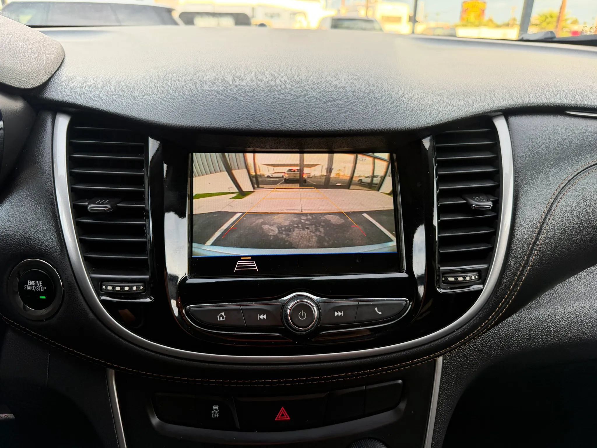 Used 2019 Chevrolet Trax LT w/ LT Convenience Package FWD image 20