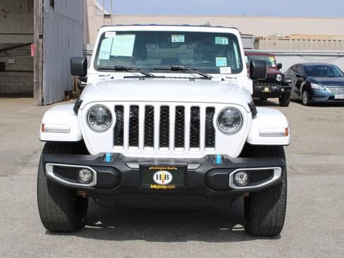 Used 2023 Jeep Wrangler Unlimited Sahara w/ Cold Weather Group AWD/4WD image 2