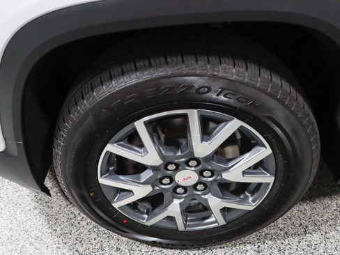 Used 2023 GMC Acadia SLT image 11