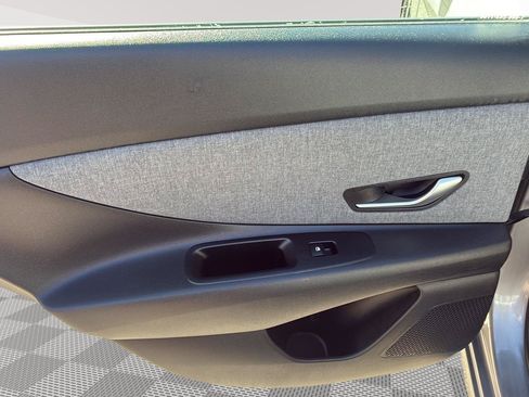 Certified 2024 Hyundai Elantra Limited FWD image 20