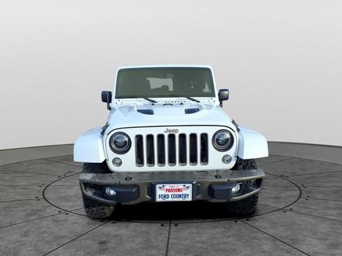 Used 2016 Jeep Wrangler Unlimited Sahara image 2