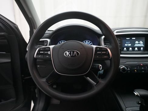 Used 2019 Kia Sorento AWD image 3