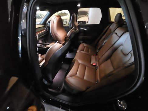 Certified 2025 Volvo XC60 B5 Ultra AWD/4WD image 13