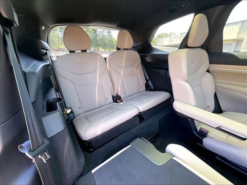 New 2026 Volvo EX90 Plus AWD/4WD image 28