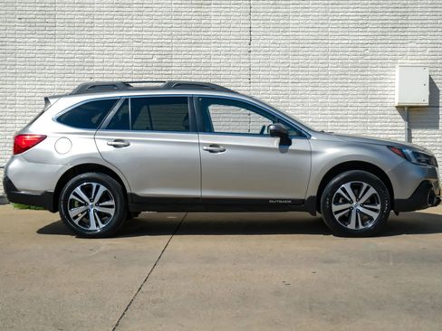 Used 2019 Subaru Outback 2.5i Limited w/ Popular Package #2 image 7