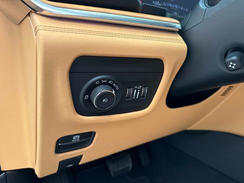 Used 2025 Jeep Grand Cherokee Summit AWD/4WD image 20