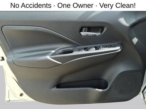 Used 2023 Nissan Versa SV FWD image 10
