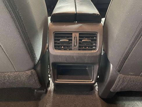 Used 2024 Nissan Rogue S FWD image 14
