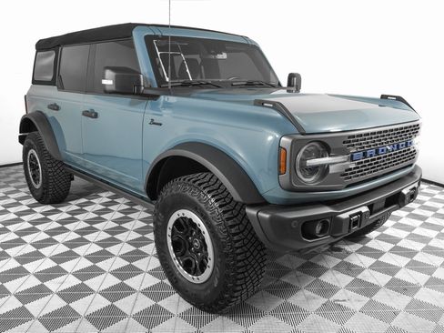 Used 2023 Ford Bronco Badlands w/ Sasquatch Package image 3