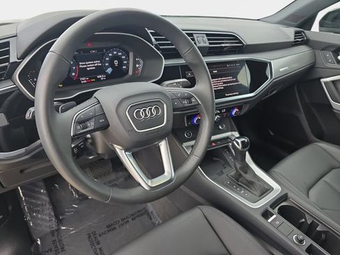 Used 2025 Audi Q3 2.0T Premium w/ Convenience Package AWD/4WD image 19