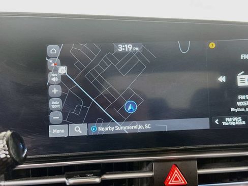 Used 2025 Hyundai Elantra SEL FWD image 28