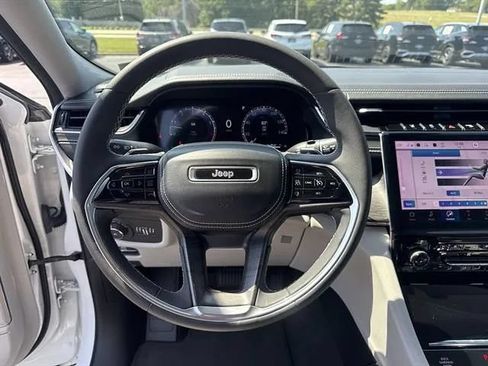 Used 2023 Jeep Grand Cherokee L Overland AWD/4WD image 10