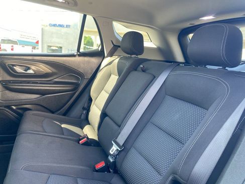 Used 2024 GMC Terrain SLE image 24