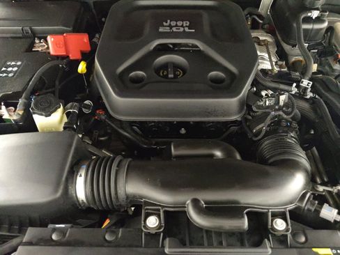 Used 2018 Jeep Wrangler Unlimited Sport AWD/4WD image 30