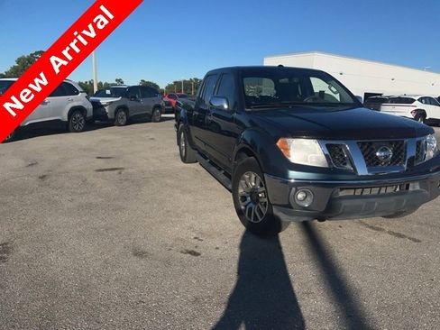 Used 2013 Nissan Frontier SL w/ Moonroof Pkg image 4