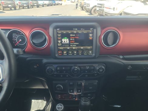 Used 2021 Jeep Wrangler Rubicon AWD/4WD image 12