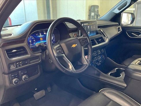 Used 2022 Chevrolet Suburban Premier image 4