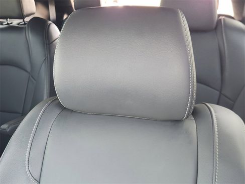 Used 2024 Buick Enclave Premium image 21