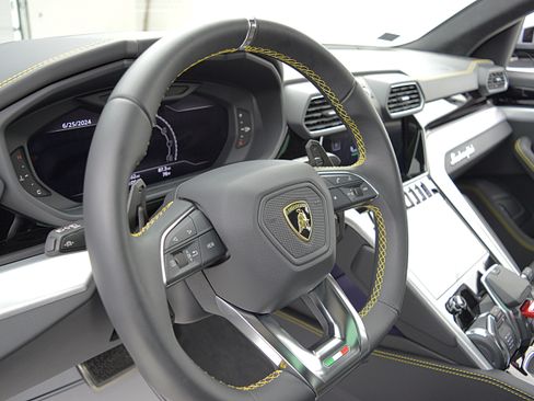 Used 2023 Lamborghini Urus S AWD/4WD image 27