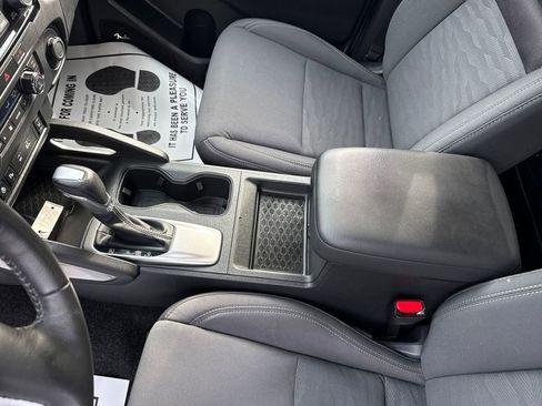 Used 2024 Nissan Frontier SV w/ SV Convenience Package image 27