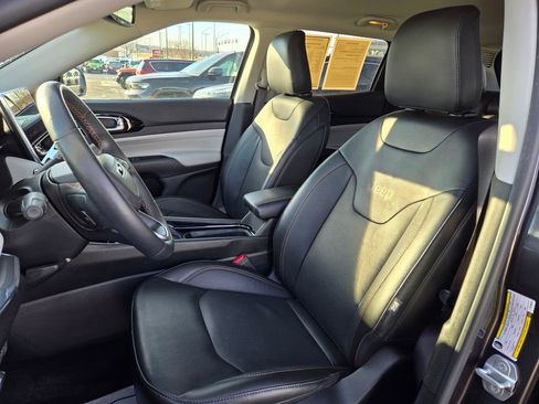 Used 2022 Jeep Compass Limited image 14