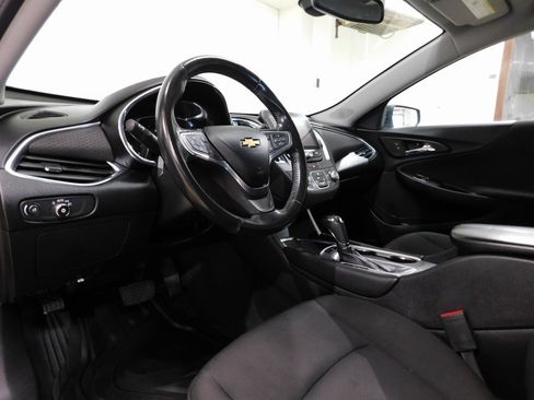 Used 2018 Chevrolet Malibu LT image 29