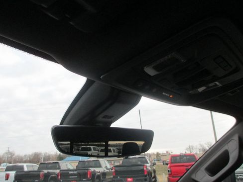 Used 2022 GMC Sierra 3500 Denali w/ Denali Ultimate Package image 30