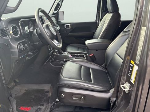 Used 2024 Jeep Wrangler Unlimited Sahara w/ Technology Group image 15