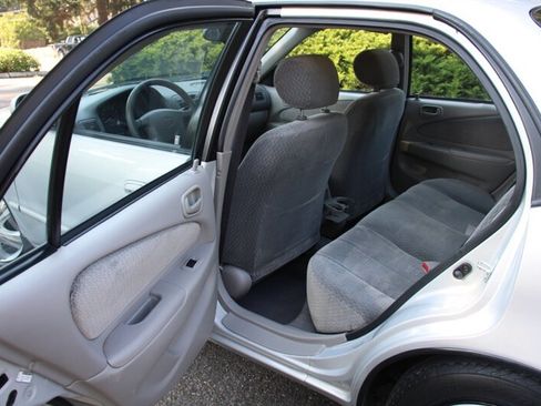 Used 2002 Toyota Corolla LE FWD image 14