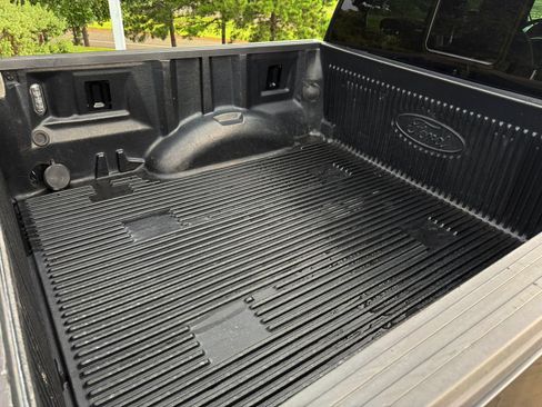 Used 2018 Ford F150 XLT w/ Equipment Group 302A Luxury AWD/4WD image 9