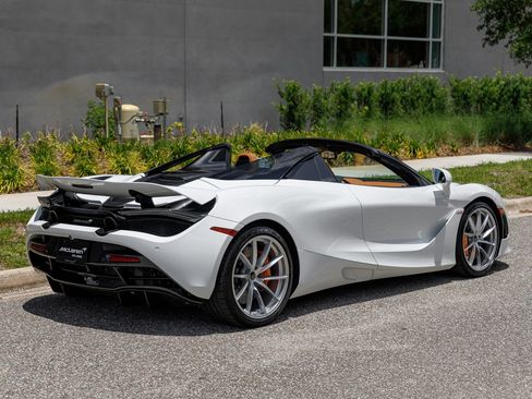 Used 2020 McLaren 720S Spider RWD image 8