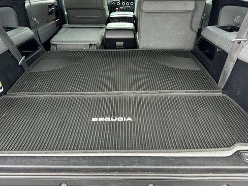 Used 2018 Toyota Sequoia Platinum image 16