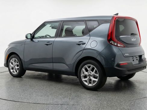 Used 2025 Kia Soul LX w/ LX Technology Package FWD image 6