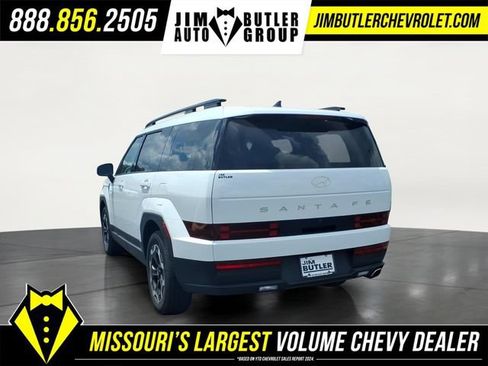Used 2026 Hyundai Santa Fe SEL FWD image 2