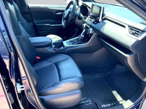 Used 2021 Toyota RAV4 XSE w/ XSE Grade Weather Package AWD/4WD image 9