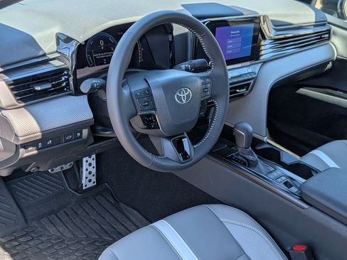 Used 2026 Toyota Camry SE w/ Convenience Package image 14