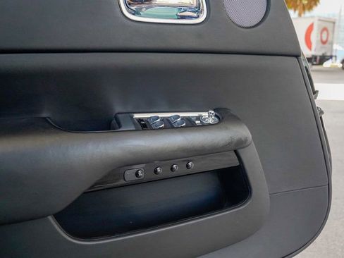 Used 2016 Rolls-Royce Dawn image 48