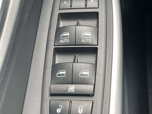Used 2022 Jeep Cherokee Latitude AWD/4WD image 24