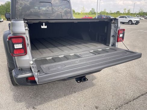 Used 2021 Jeep Gladiator Mojave AWD/4WD image 16
